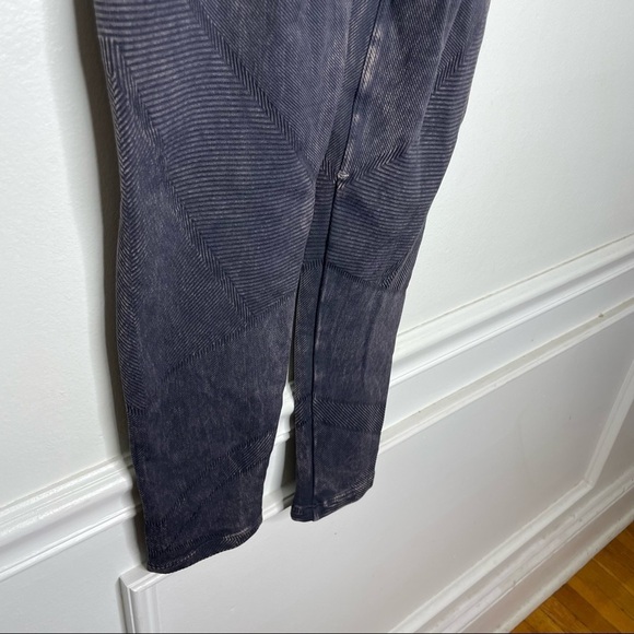 NUX One By One Mineral Wash Black Wash Crop Legging Womens XS - Picture 3 of 10